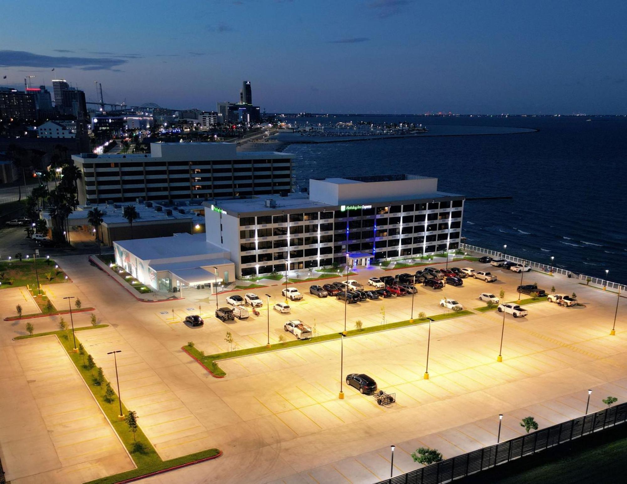 Holiday Inn Express Corpus Christi - Beachfront By Ihg Екстериор снимка