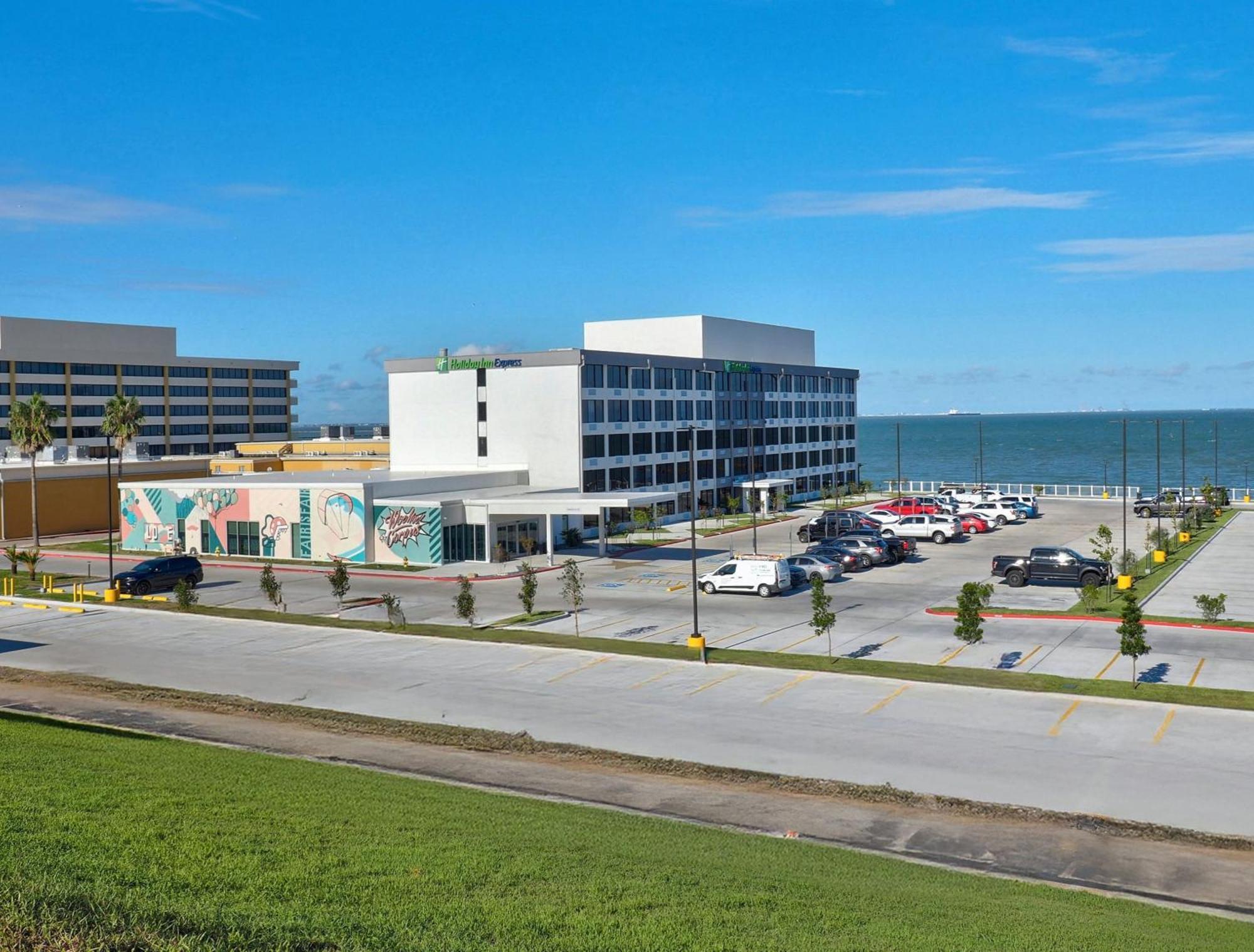 Holiday Inn Express Corpus Christi - Beachfront By Ihg Екстериор снимка