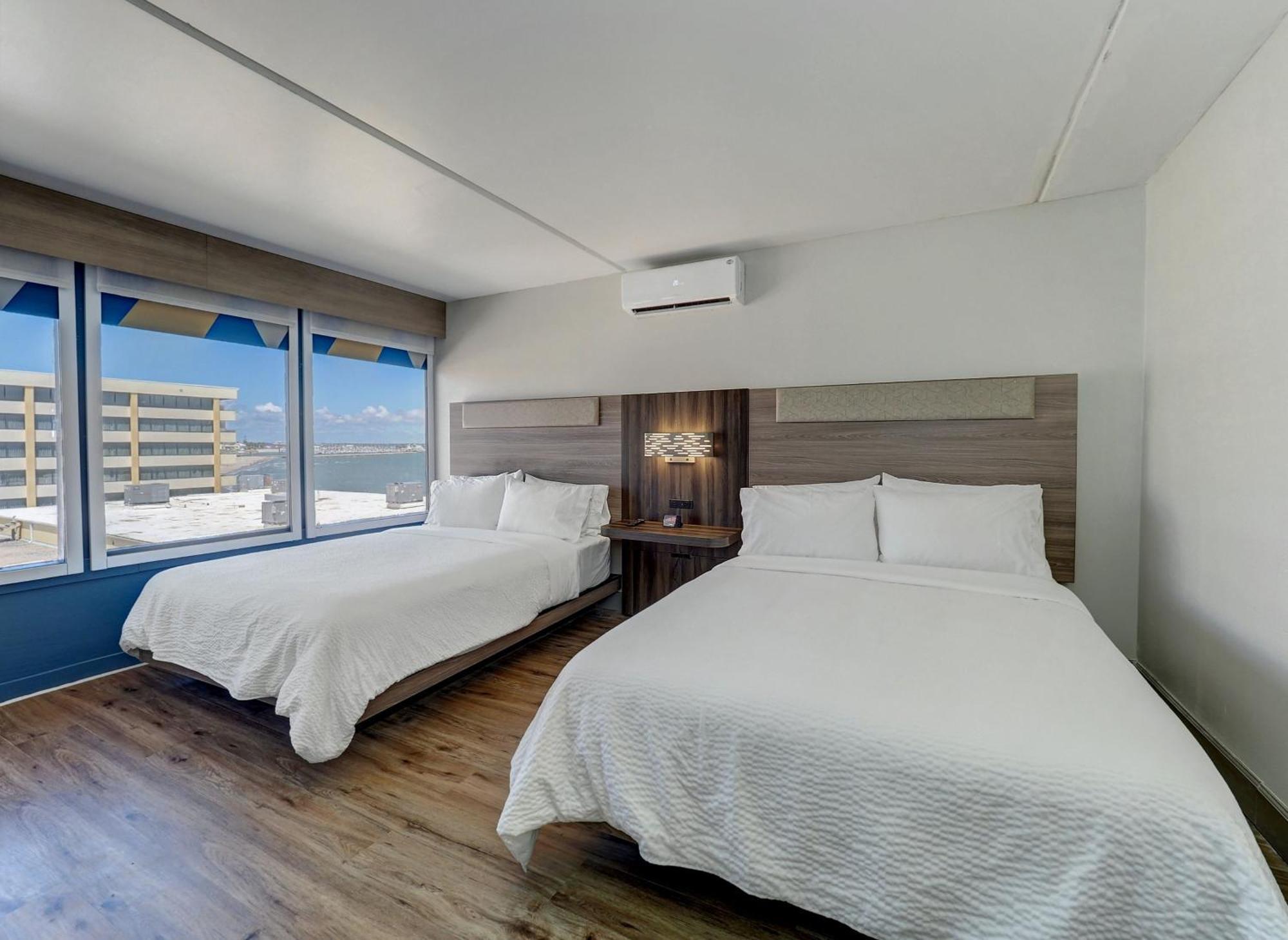 Holiday Inn Express Corpus Christi - Beachfront By Ihg Екстериор снимка