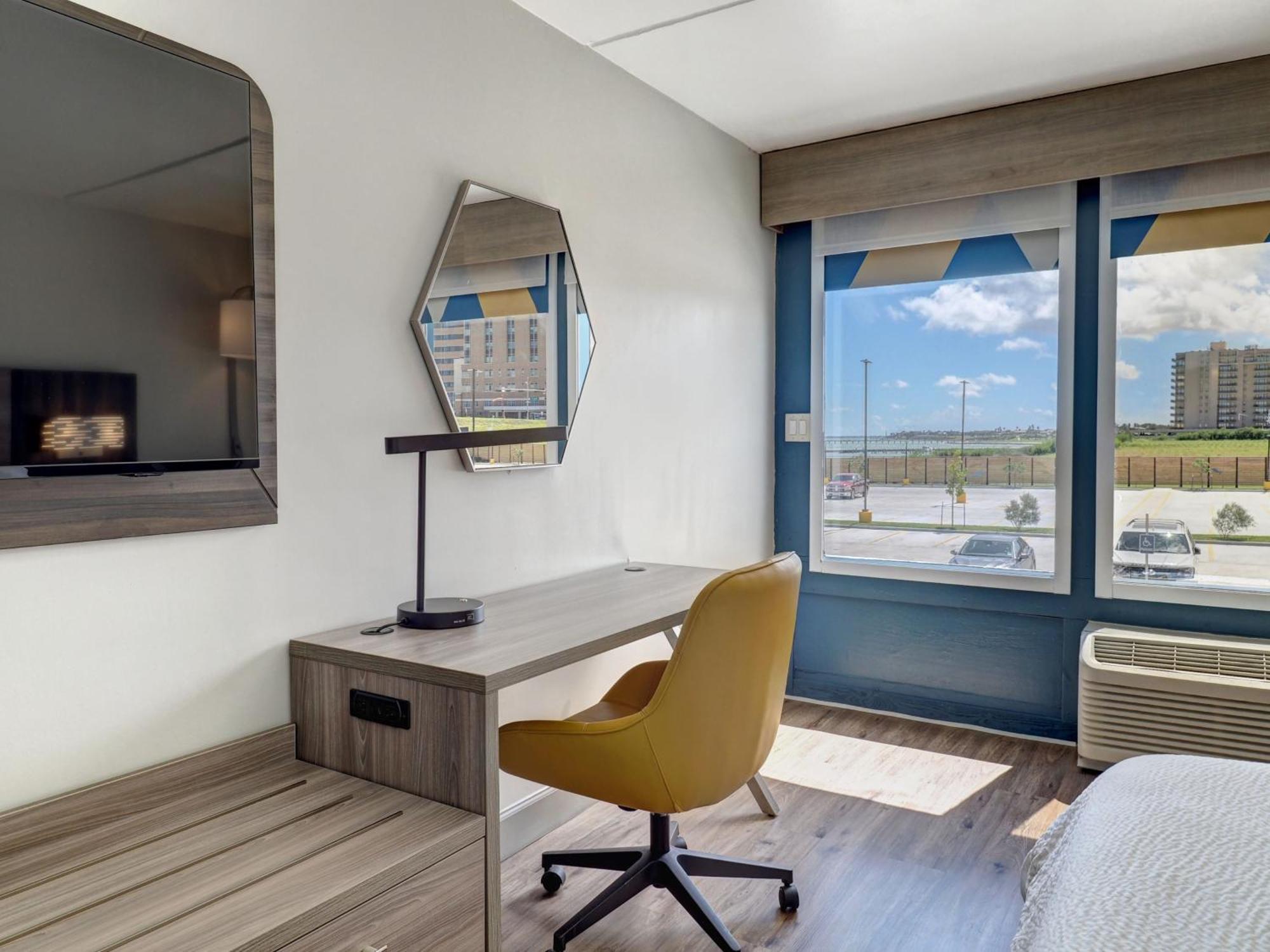 Holiday Inn Express Corpus Christi - Beachfront By Ihg Екстериор снимка