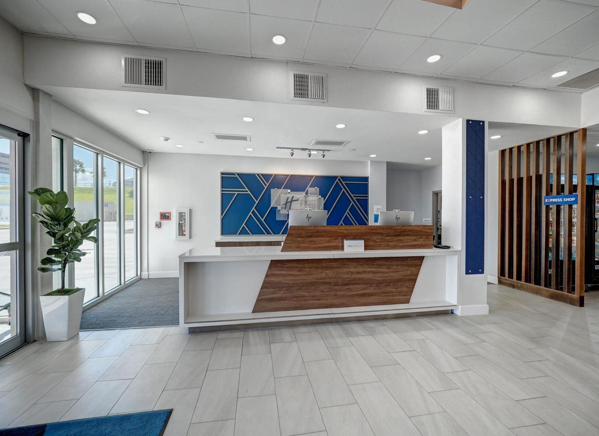 Holiday Inn Express Corpus Christi - Beachfront By Ihg Екстериор снимка