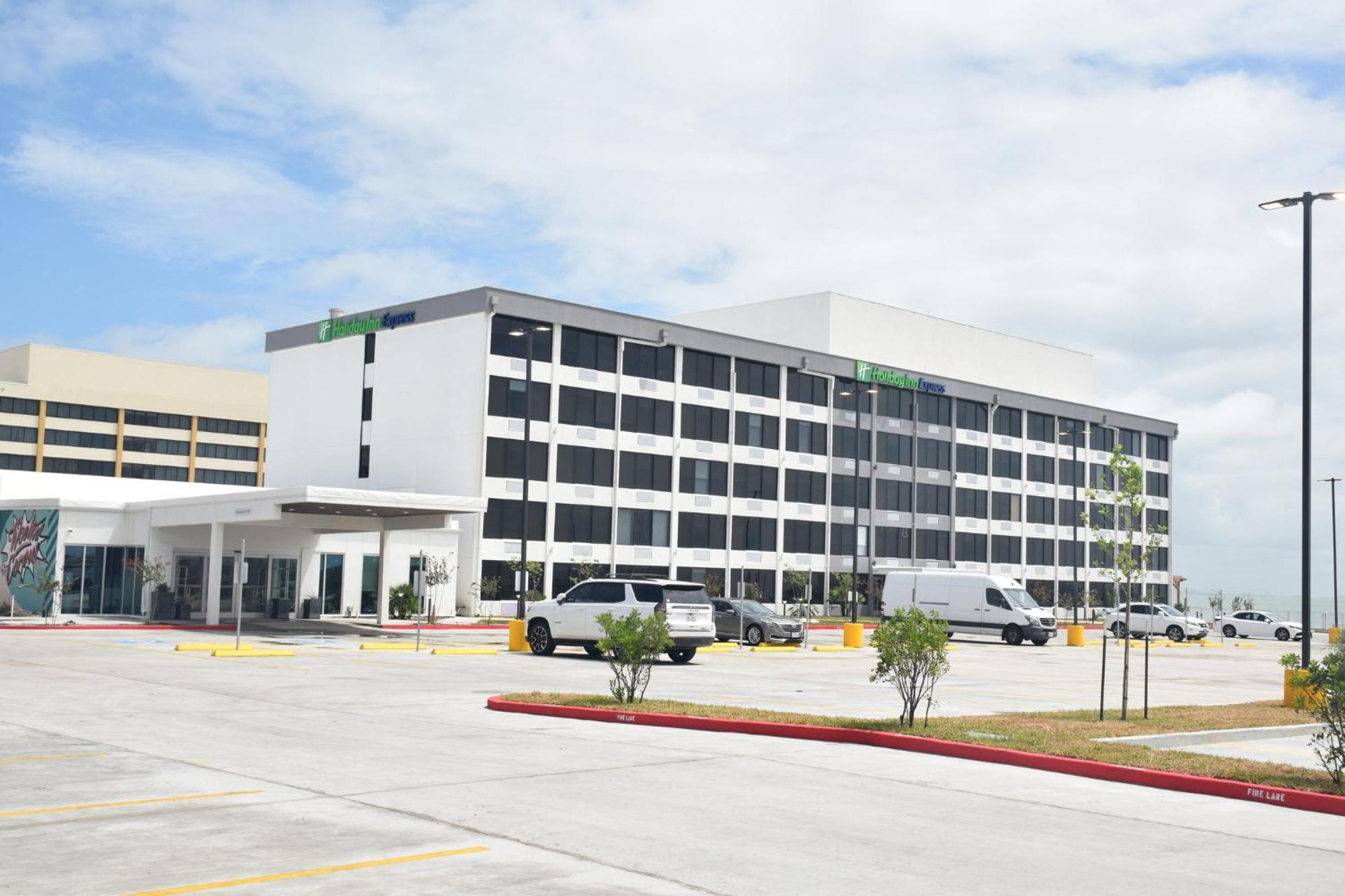 Holiday Inn Express Corpus Christi - Beachfront By Ihg Екстериор снимка
