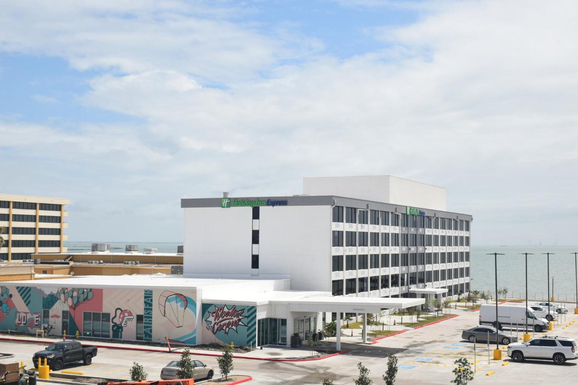 Holiday Inn Express Corpus Christi - Beachfront By Ihg Екстериор снимка