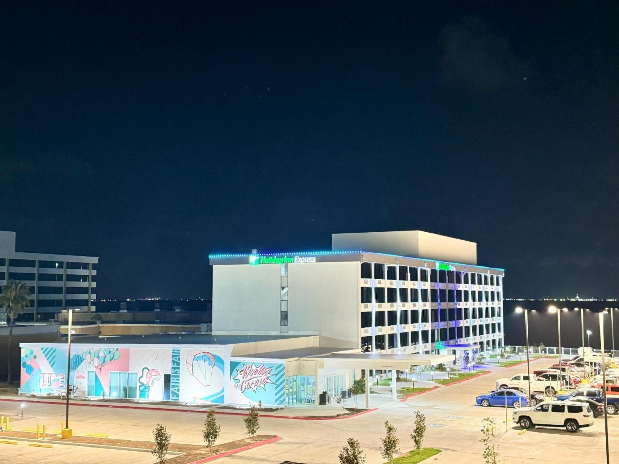 Holiday Inn Express Corpus Christi - Beachfront By Ihg Екстериор снимка
