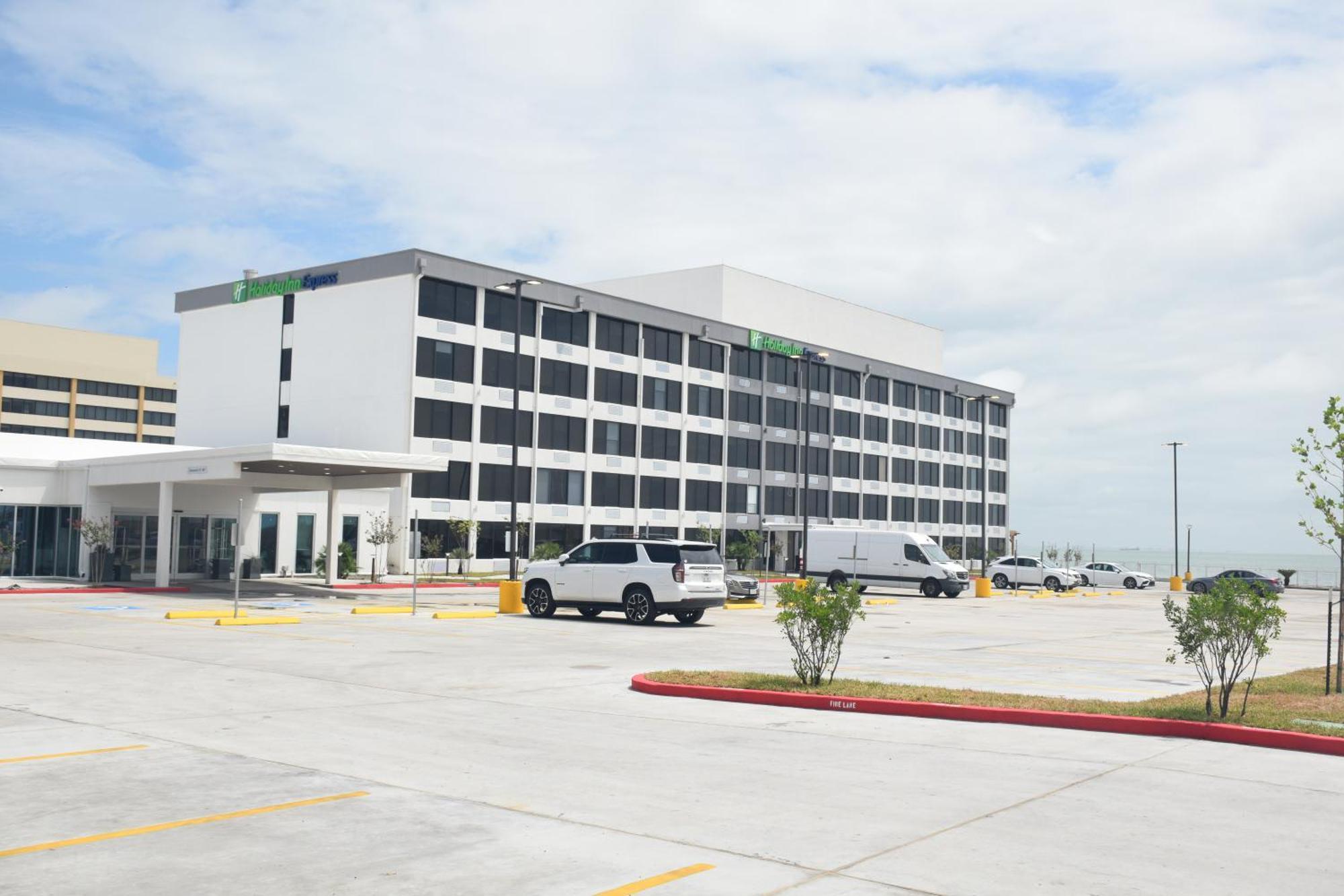 Holiday Inn Express Corpus Christi - Beachfront By Ihg Екстериор снимка